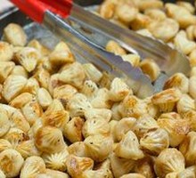 Button-shaped Pan-fried Dumplings