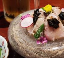 Straw-smoked Amberjack with Seaweed Sauce