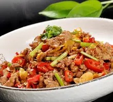 Stir-Fried Beef with Yellow Onion