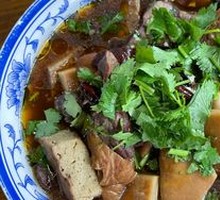 Braised Pork and Steamed Bun