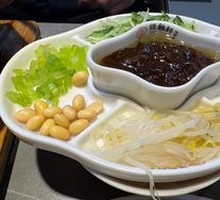 Meat丁 Fried Noodles with Sauce