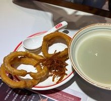 Soybean Juice with Fried Dough Rings