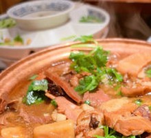 Braised Pork and Steamed Bun