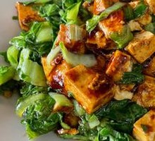 Braised bok choy with tofu