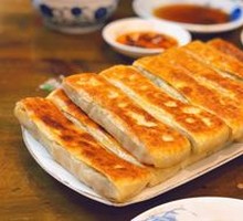 Pork and Chives Dumpling Fire Cake