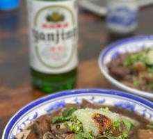 Braised Pork and Steamed Bun