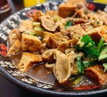 Braised Pork and Steamed Bun