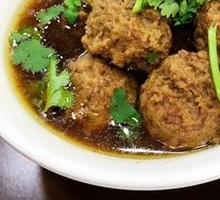 Stewed Mixed Noodles with Beef Meatballs