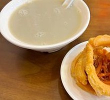 Soybean Juice with Fried Dough Rings