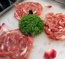 Fresh-cut Grass-fed Rose Tender