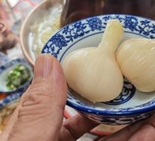 Sweet Pickled Garlic