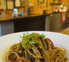 Black Pepper Beef Noodles