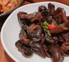 Okra with Wood Ear Mushrooms