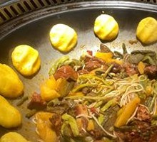 Stewed Pork Ribs in Iron Pot