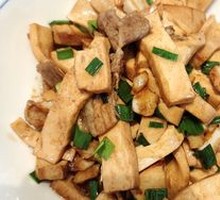 Stir-fried Tofu with Fragrant Wild Mushrooms