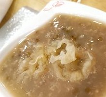 Lily, Lotus Seed, and Mung Bean Porridge