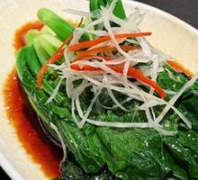 Steamed Bok Choy in White Sauce