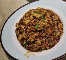 Sour Stir-Fried Egg with Wood Ear Mushrooms