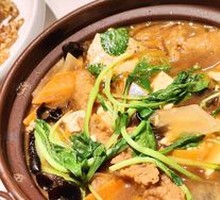 Beijing Crispy Meat Pot