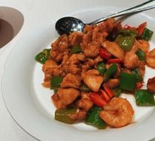 Traditional Chicken in a Basket
