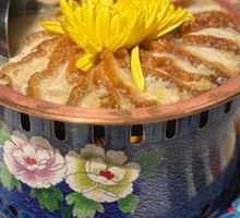 Chrysanthemum Sour Cabbage Hot Pot with Pork