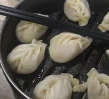 Mixed Noodles with Steamed Dumplings