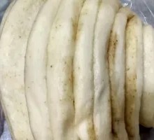Flower-shaped steamed bun