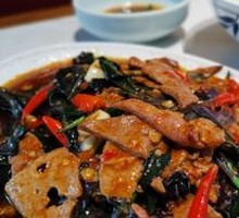 Blood皮菜 stir-fried with猪 liver