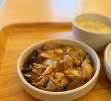 Braised Chicken Leg with Dried Mushrooms Rice
