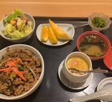 汁烧牛肉饭定食