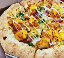 Golden Yolk Chicken Pizza
