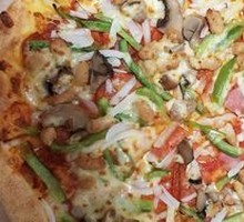 Premium Deluxe Pizza