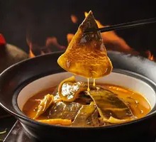 Braised Turtle in Yellow Sauce