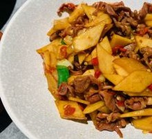 Sour Radish Stir-Fried Chicken Offal