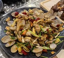 Spicy Stir-Fried Clams