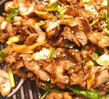 Grilled Lamb on Hot Plate