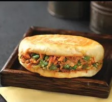 Freshly Roasted Meat in Flatbread