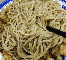 Potato and Pork丁 Noodles