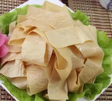 Oil-soaked tofu skin