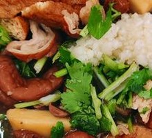 Braised Pork and Steamed Bun