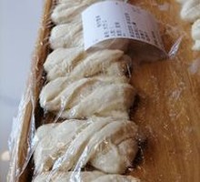 Flower-shaped steamed bun