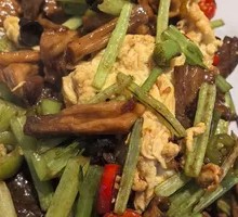 Deer Mushroom Stir-Fried with Pork