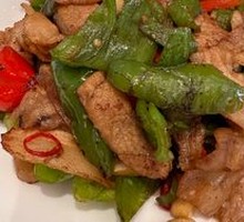 Spicy Snail and Pepper Stir-Fry with Pork
