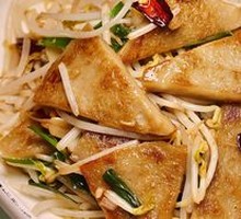 Stir-fried Bean Sprouts with Sausage