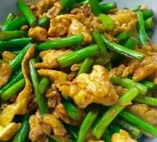 Garlic Shoots and Egg Rice