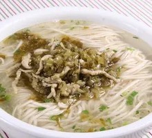 Pickled Cabbage and Pork Noodles