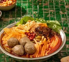 Braised Meatballs in Snail Noodles
