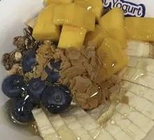 Banana Mango Blueberry Bowl