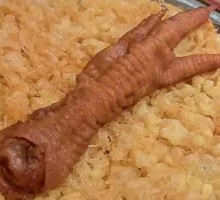 Braised Chicken Feet with Tiger Skin