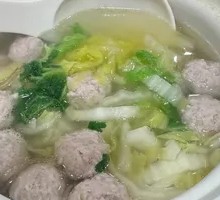 Pot-Braised Cabbage and Meatball Soup